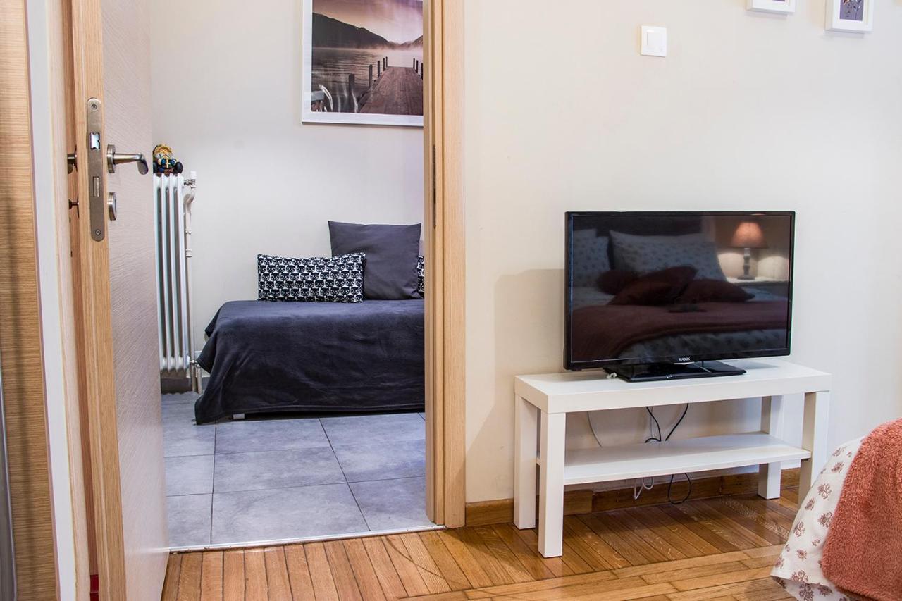 City Stay Close To The Metro A Charming Flat Athen Eksteriør billede