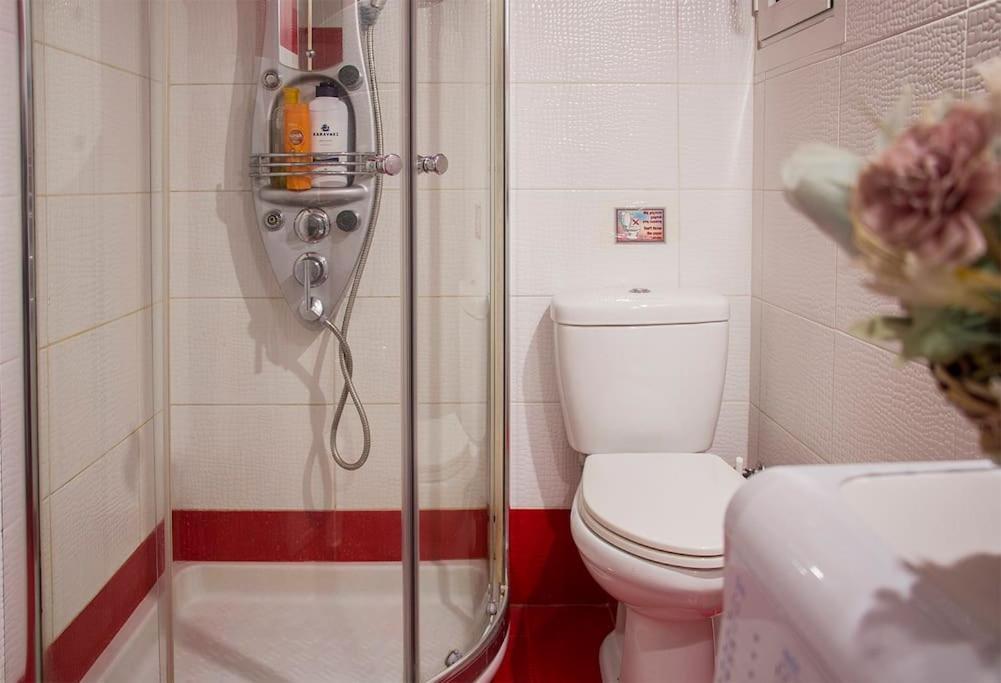 City Stay Close To The Metro A Charming Flat Athen Eksteriør billede